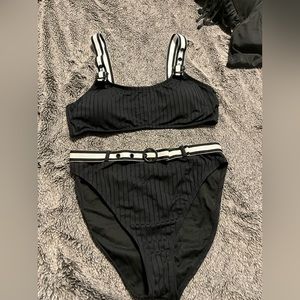 Ambrielle 2 piece swum suit large